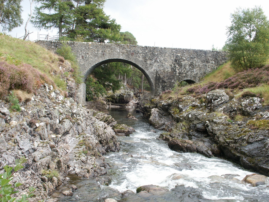 Crubenbeg Bridge over River Truim